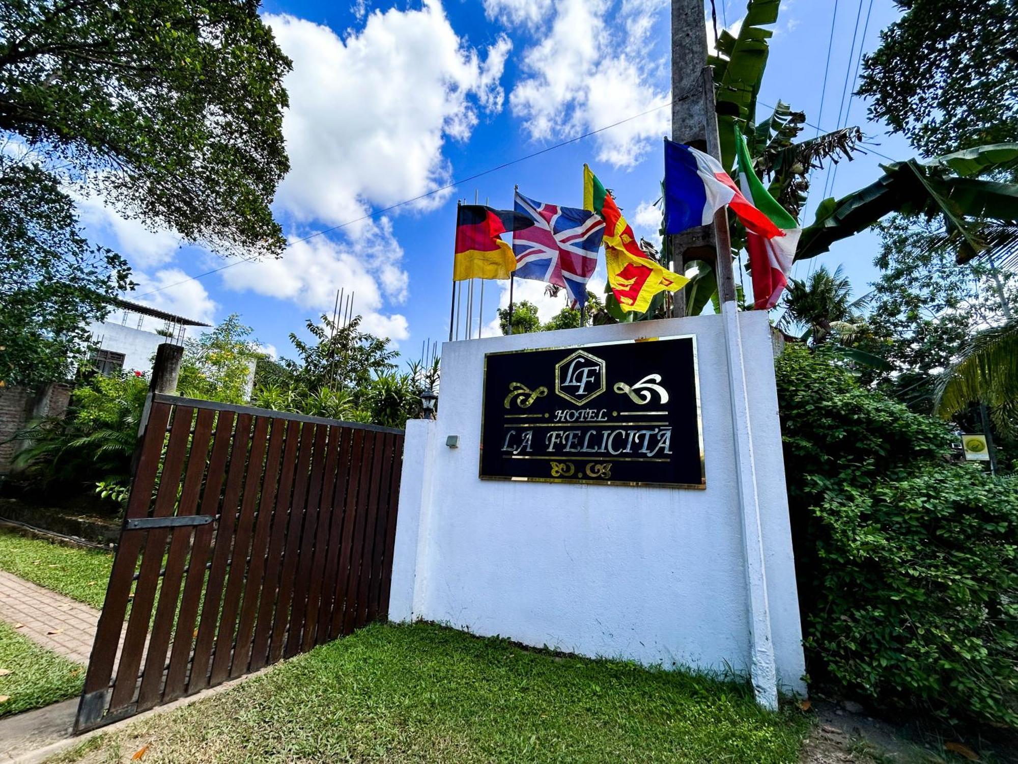 Hotel La Felicita Mirissa Luaran gambar